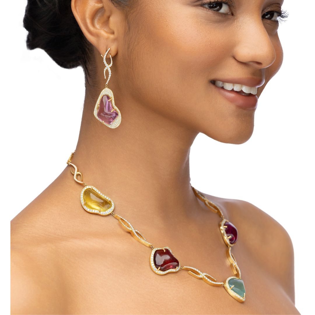 Elyzian Wins AGTA Spectrum Award for Excellence in Evening Wear